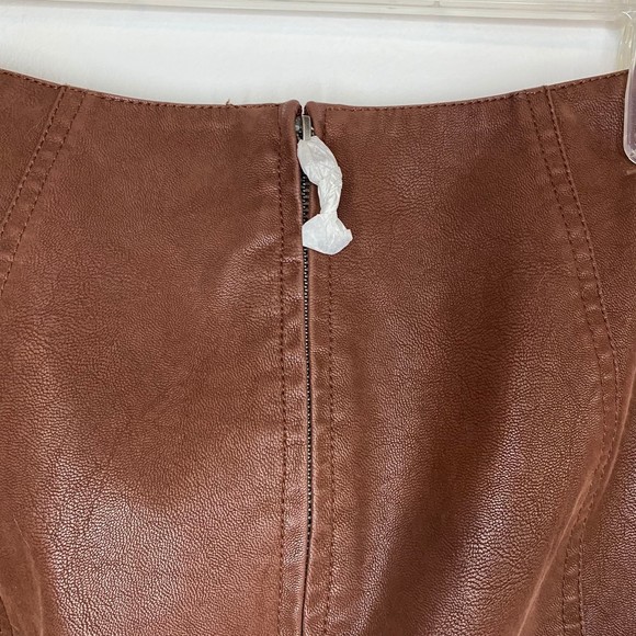 NEW FREE PEOPLE woman's size 2 vegan suede modern femme gingerbread mini skirt - Picture 5 of 10